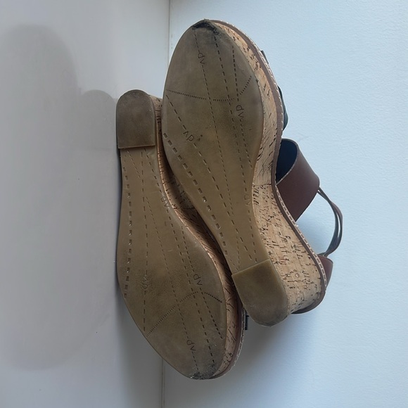 Wedge Platform Sandals - Picture 5 of 7